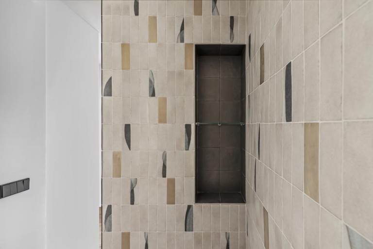 Comment bien choisir et poser la faïence murale chez soi ?