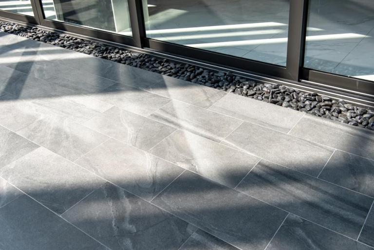 Carrelage de terrasse : critères de choix et conseils de pose